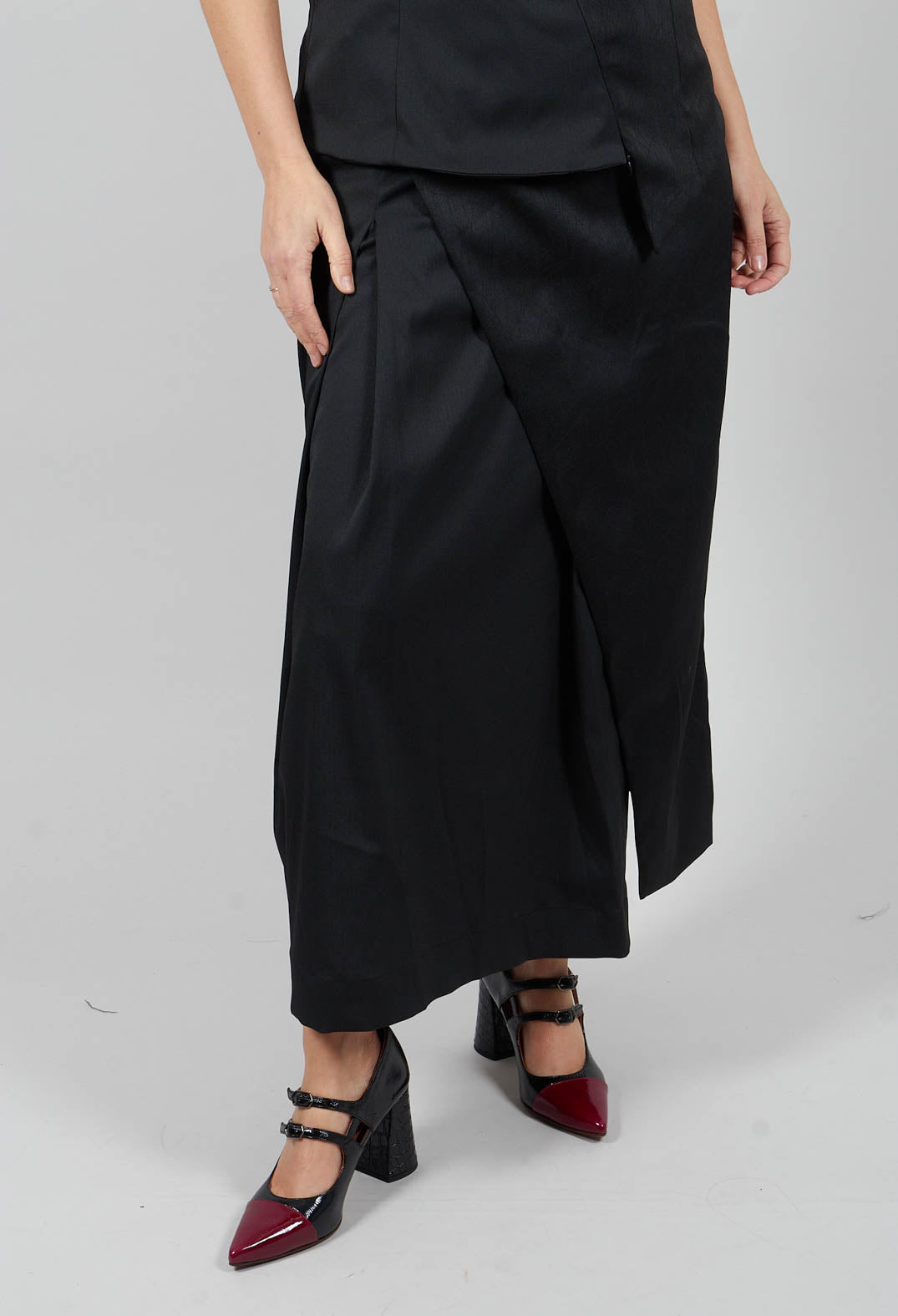 Pleated Pencil Skirt with Print in Black