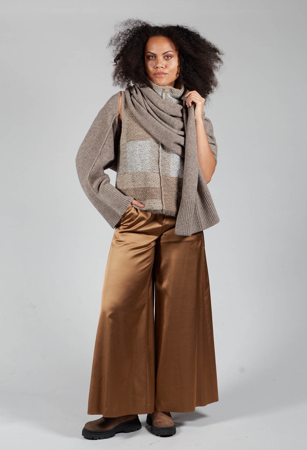 Wide Leg Trousers in Brown