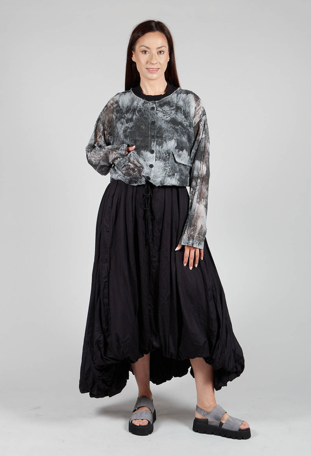 Cropped Shirt in Steppe Black