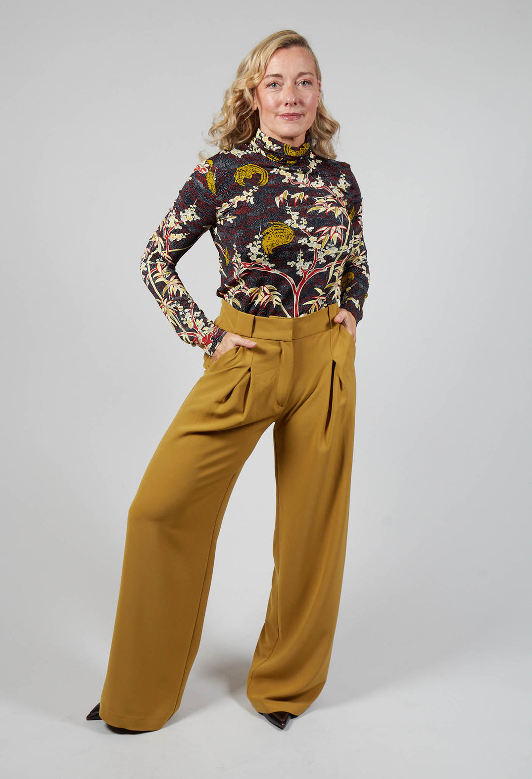 Pleated Straight Leg Trousers in Clesi Ochre