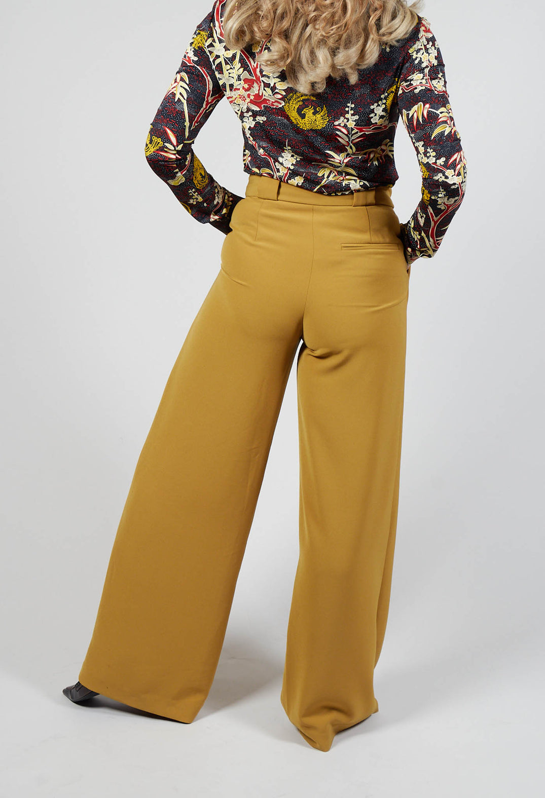 Pleated Straight Leg Trousers in Clesi Ochre