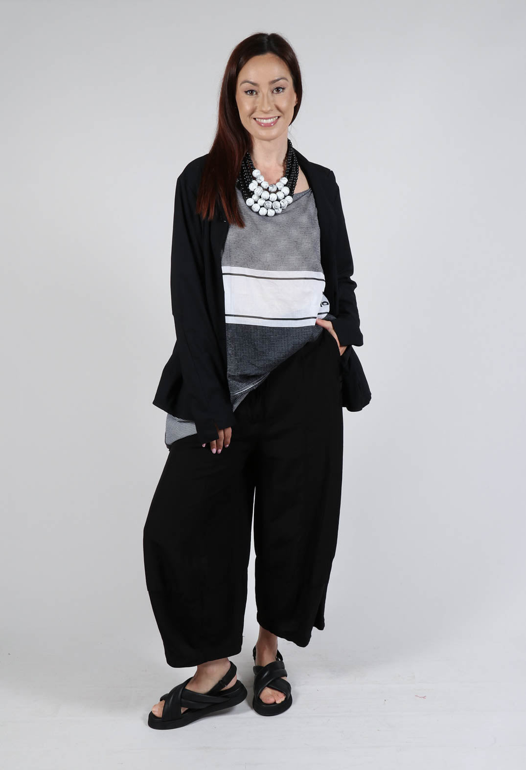 Relaxed Fit Balloon Trousers in Black