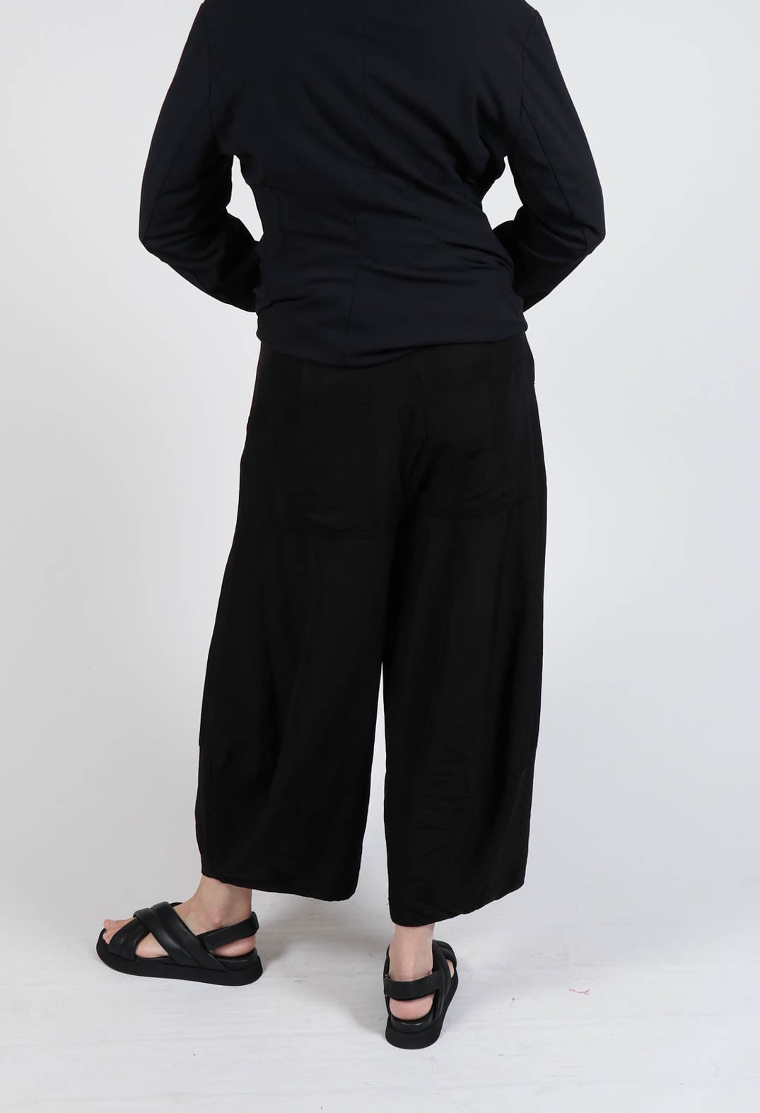 Relaxed Fit Balloon Trousers in Black