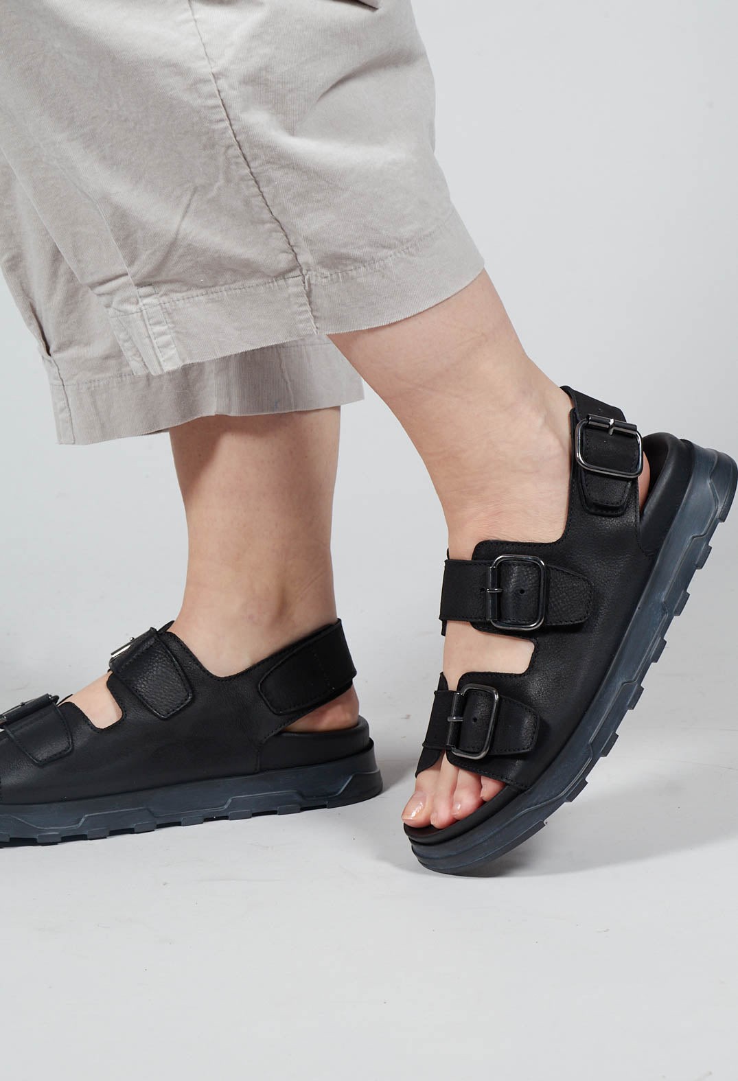 Sandals with Buckle Detail in Gasoline Nero