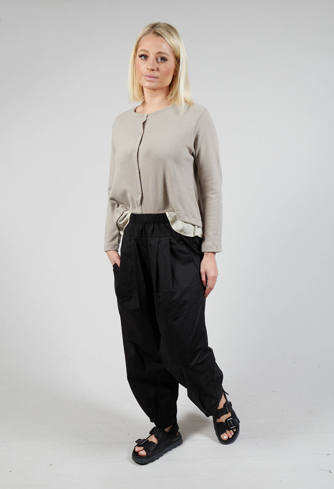 Saturno Trousers In Nero