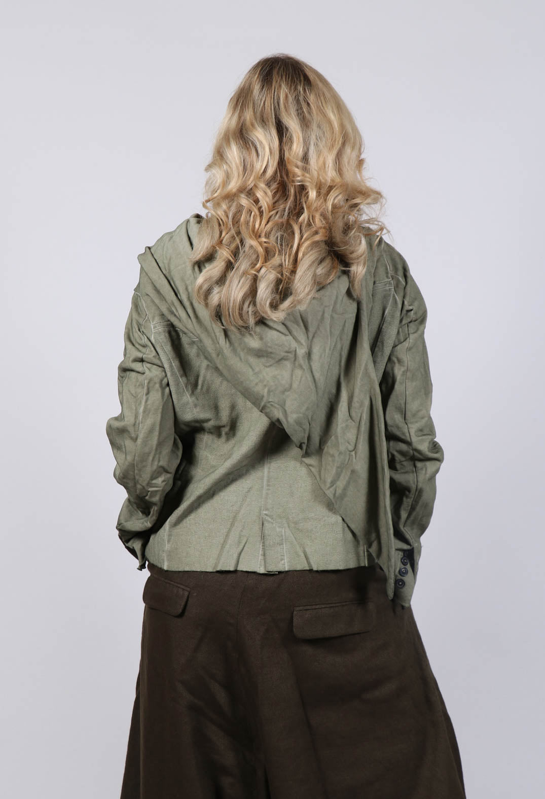 ladies utility jacket with a scarf neck in schilf cloud