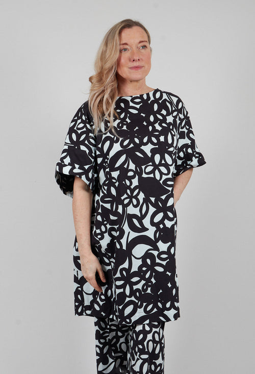 Shift Dress in Off White and Nero