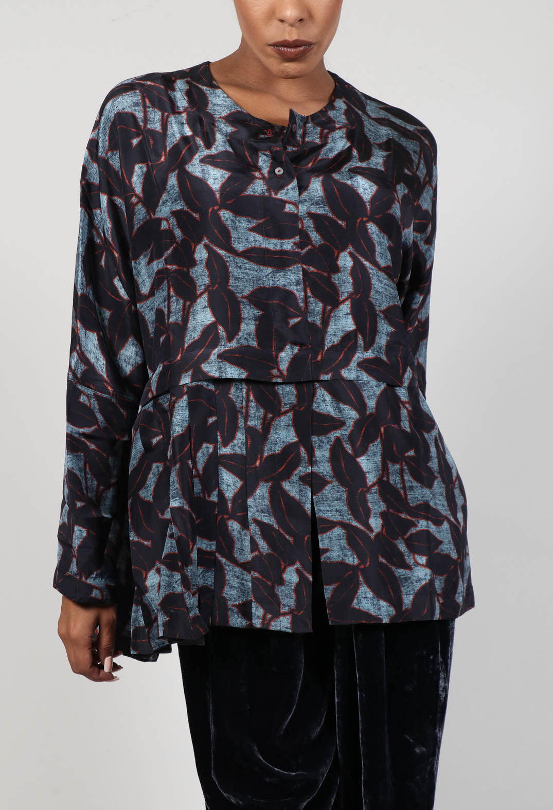 Shirt Isabella Banyan Leaves in Charcoal and Cloud Blue