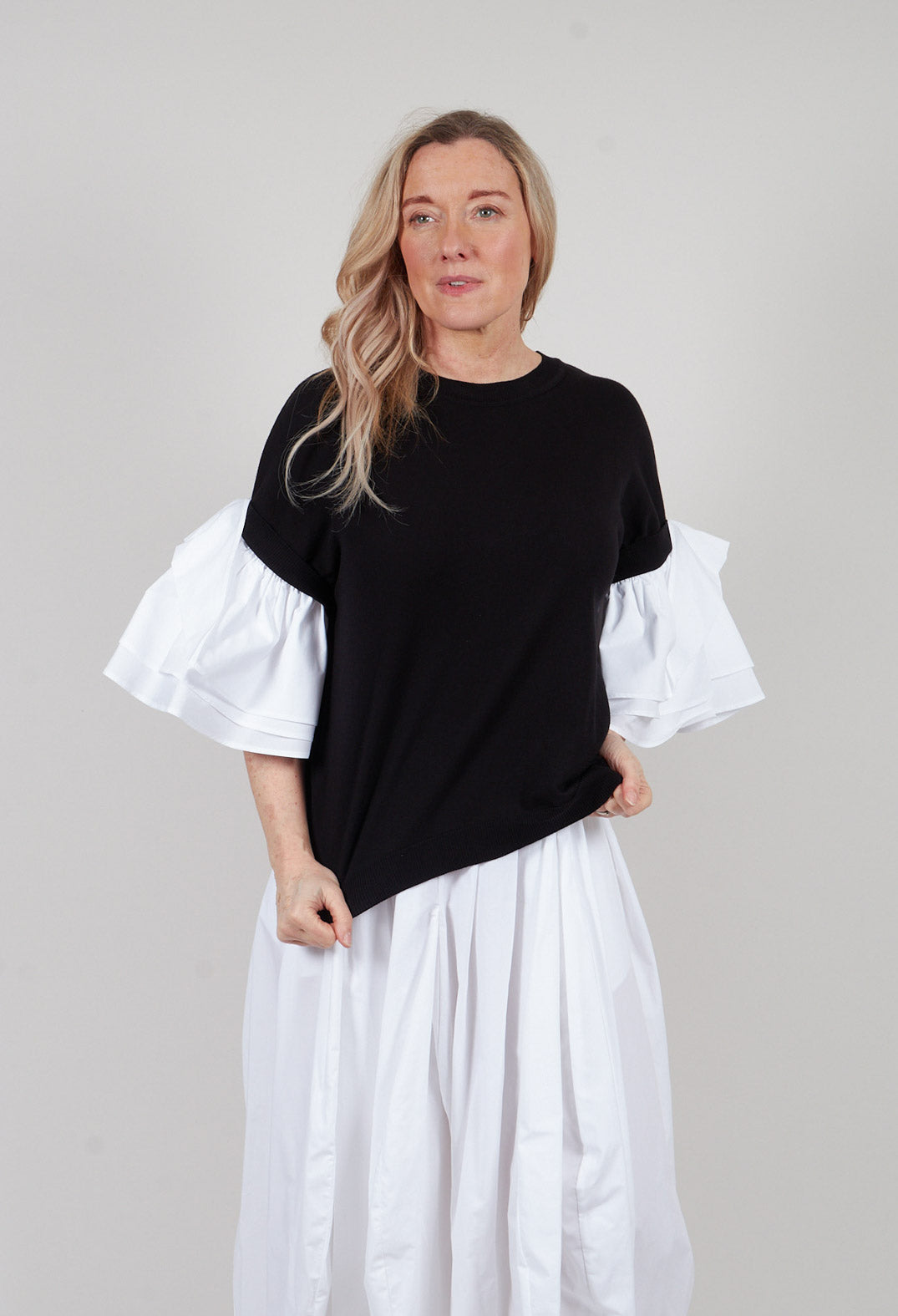 Shirt Sleeve Jumper in Nero and Off White