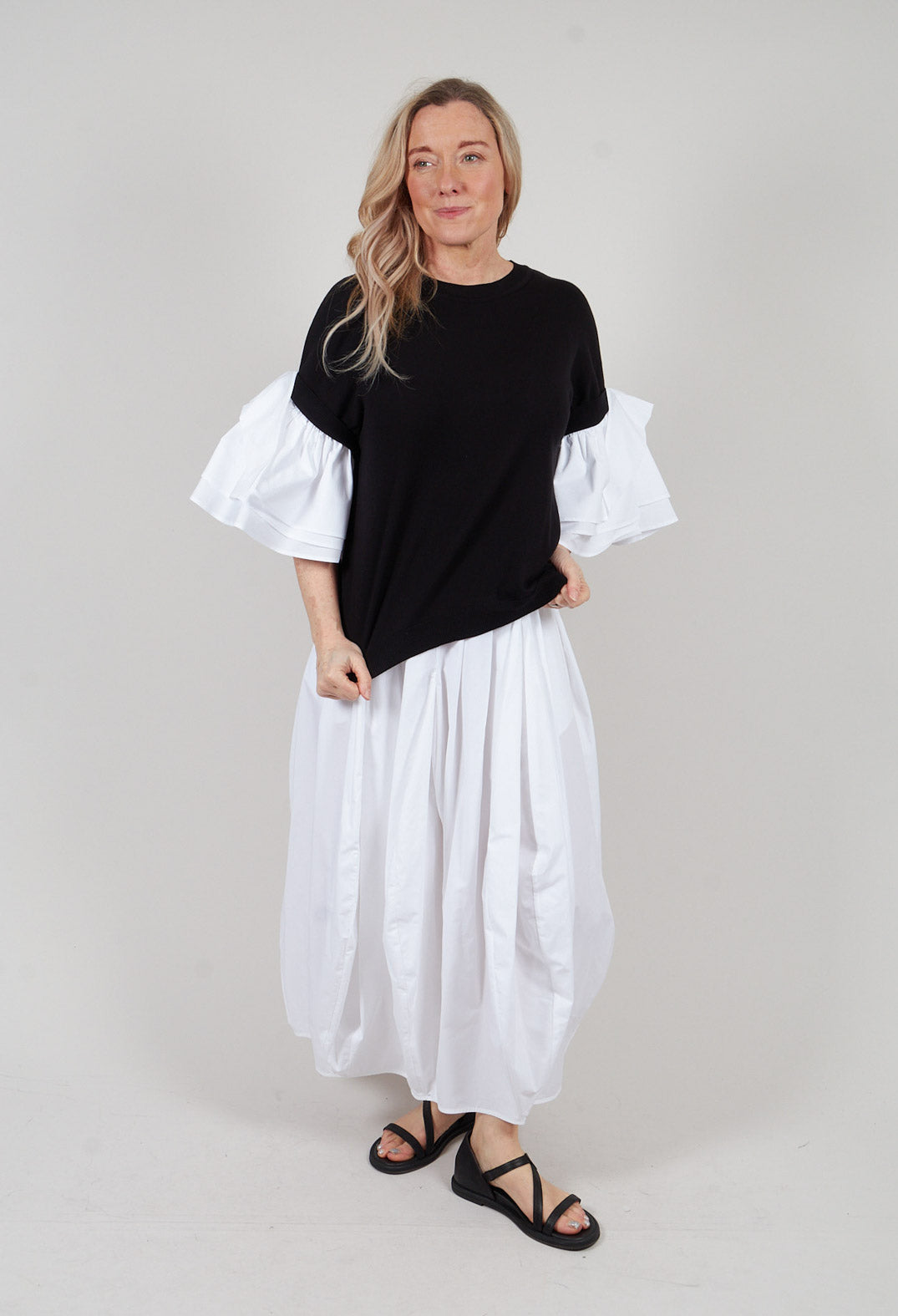 Shirt Sleeve Jumper in Nero and Off White