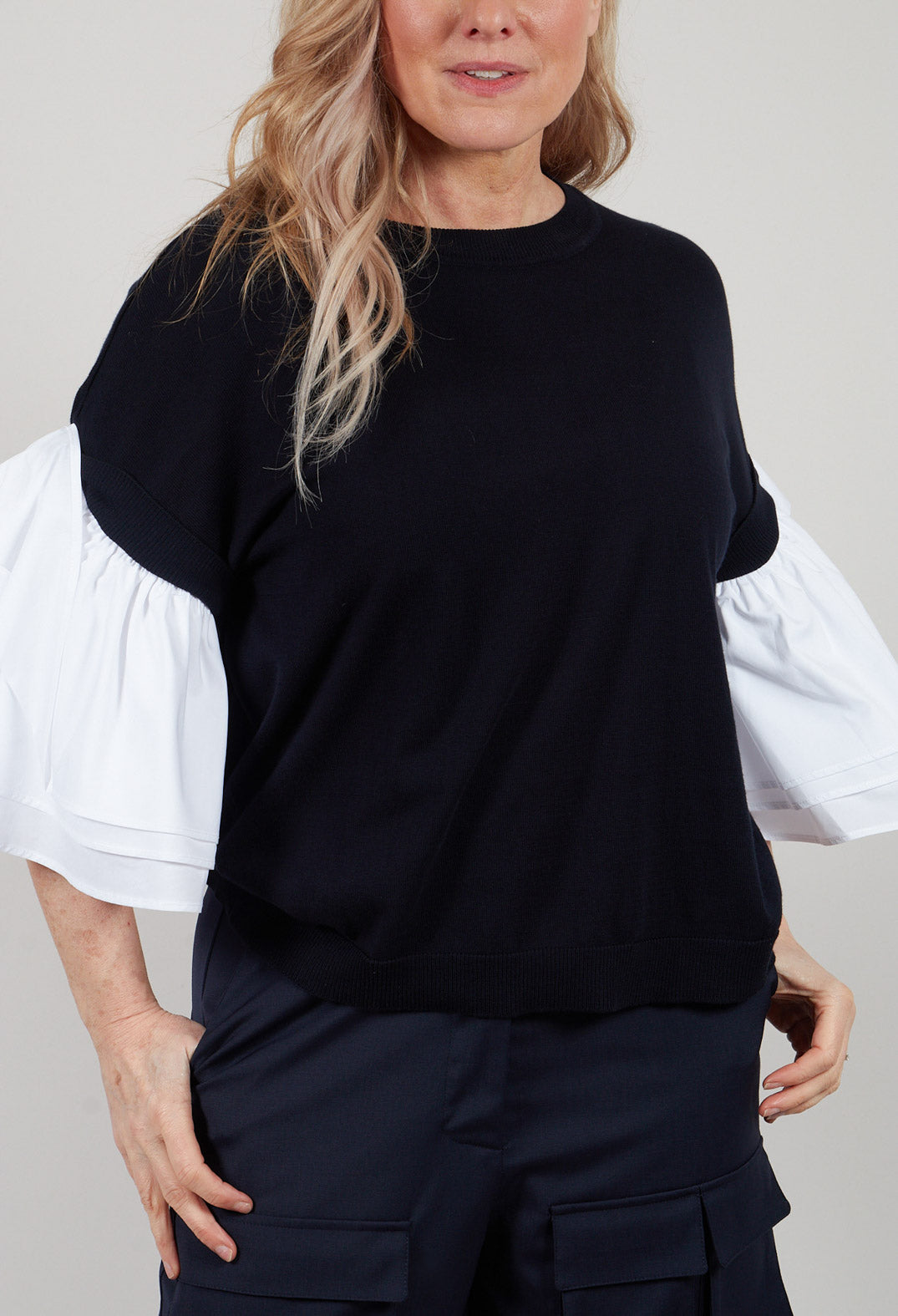 Shirt Sleeve Jumper in Polar Night and Off White