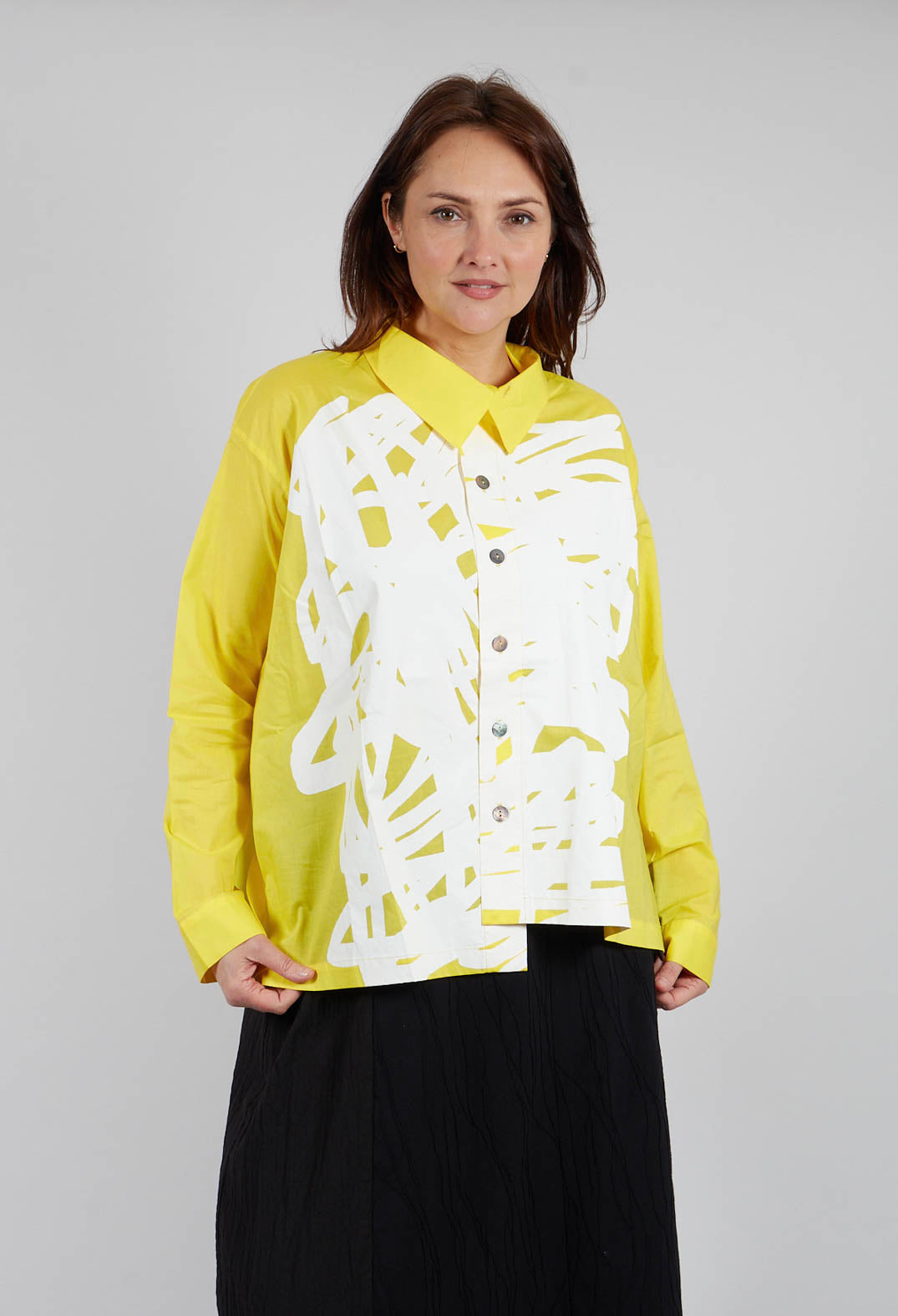Shirt with Bold Print in Yellow