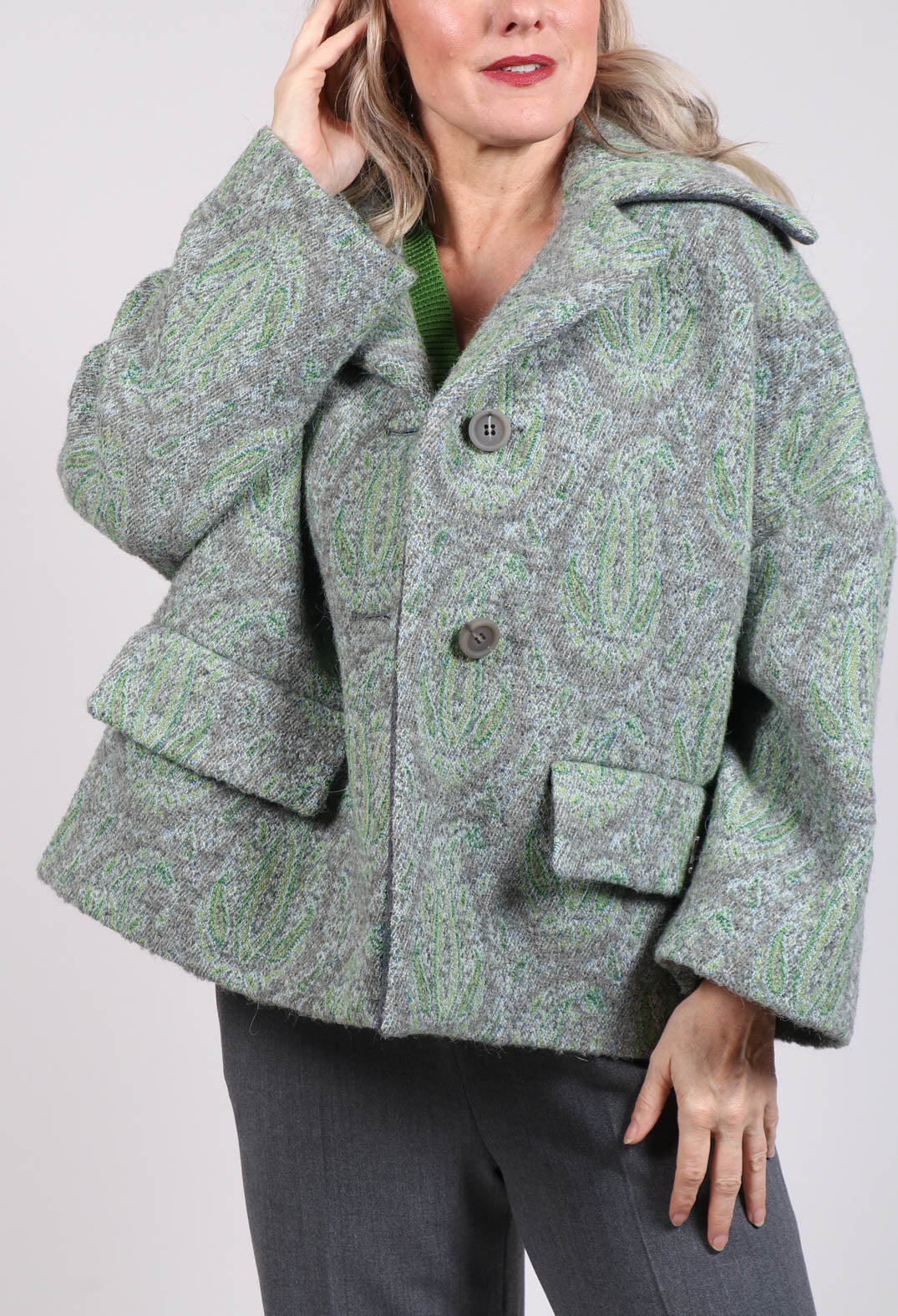 Short Coat with Large Collar in Grey