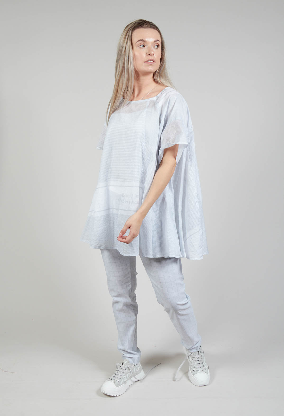 Short Sleeve Cotton Top in Grey Print