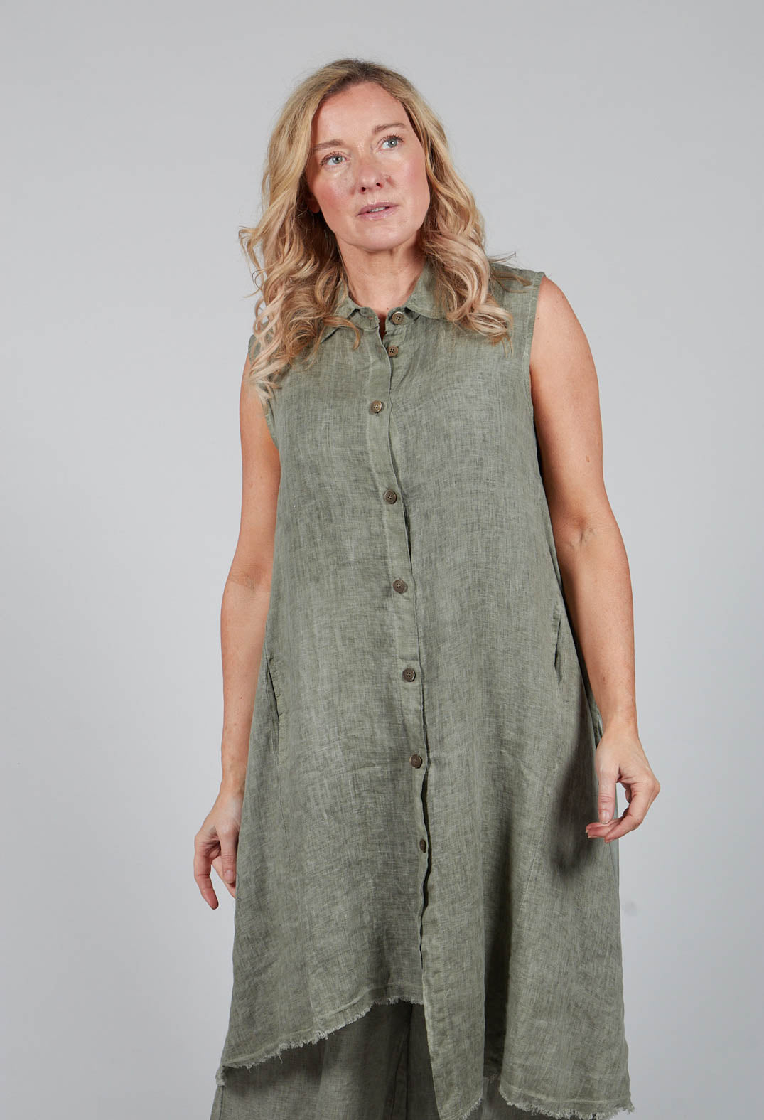 Sleeveless Dress in Lino and Tinto Freddo Olive