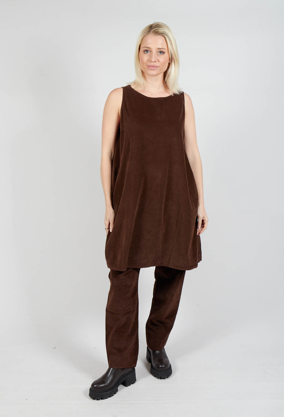 Sleeveless Tunic V in Coffee