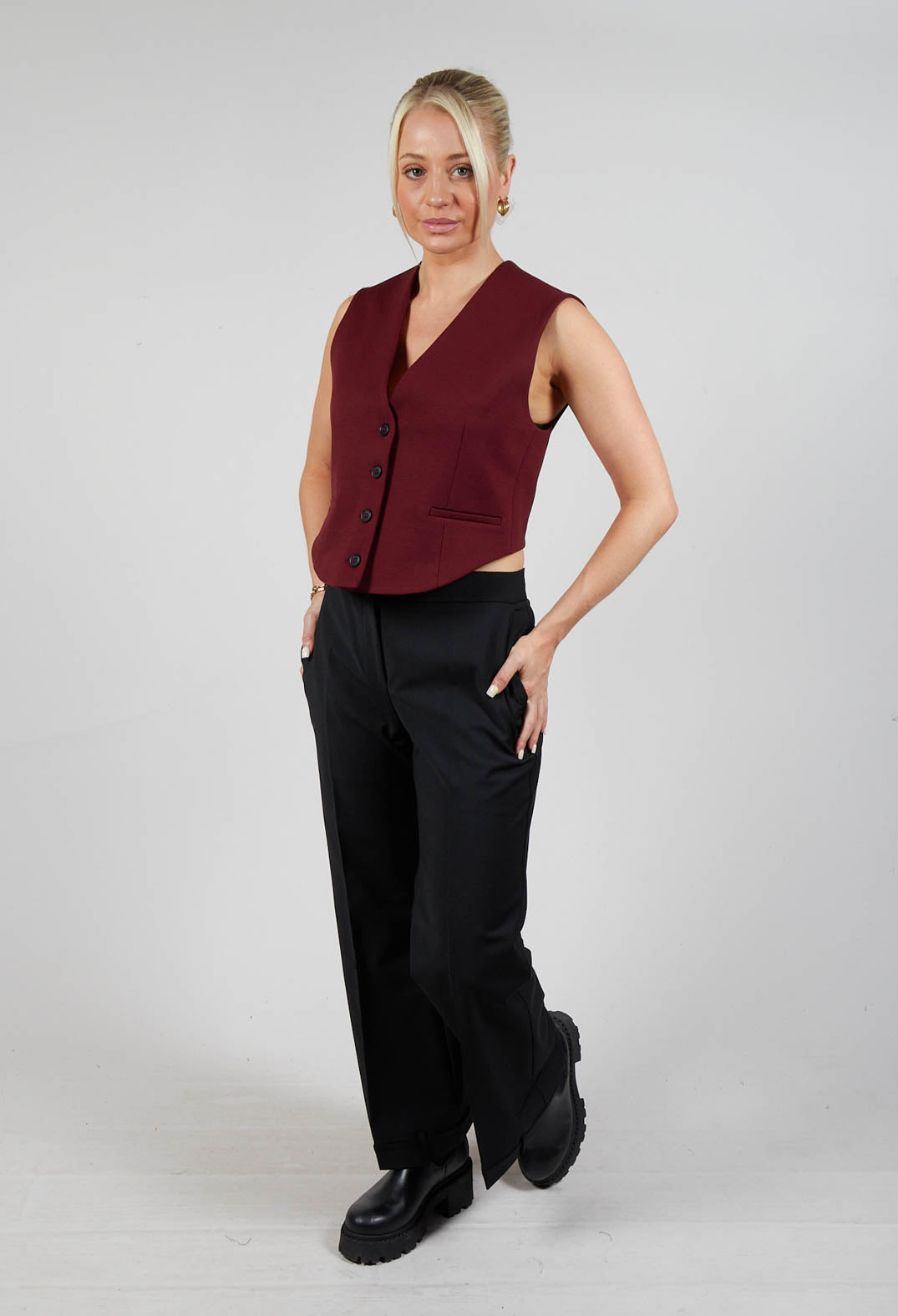 Straight Leg Trousers with Feature Hems in Nero