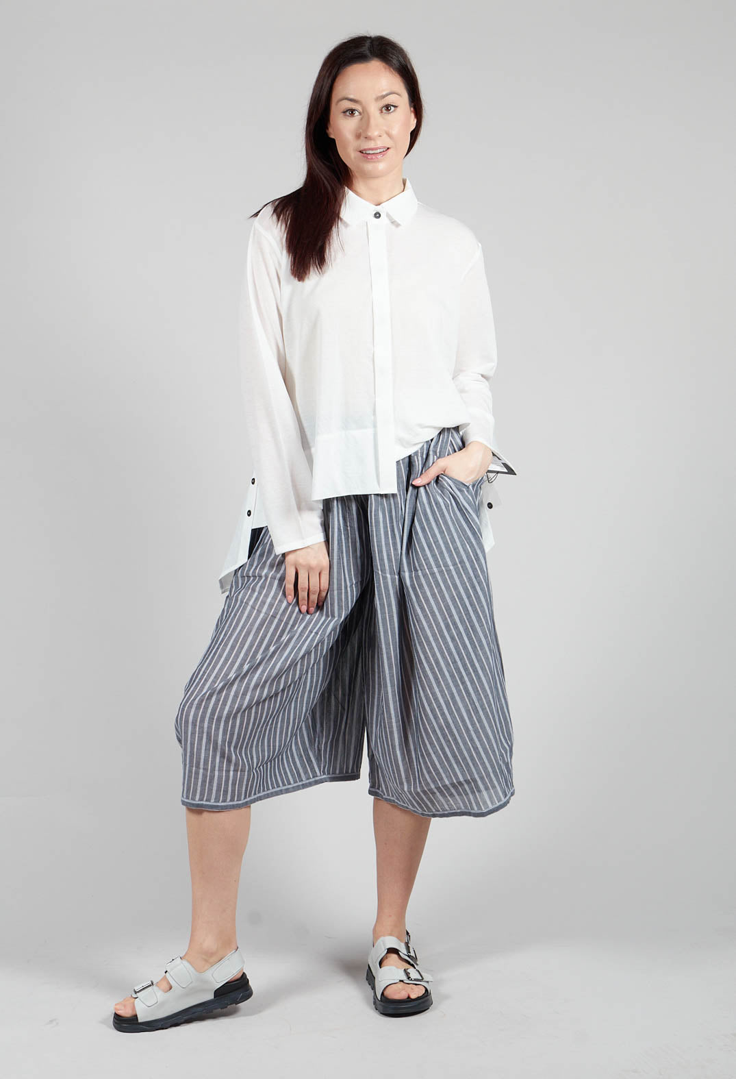 Stripe Cropped Trousers in Grey