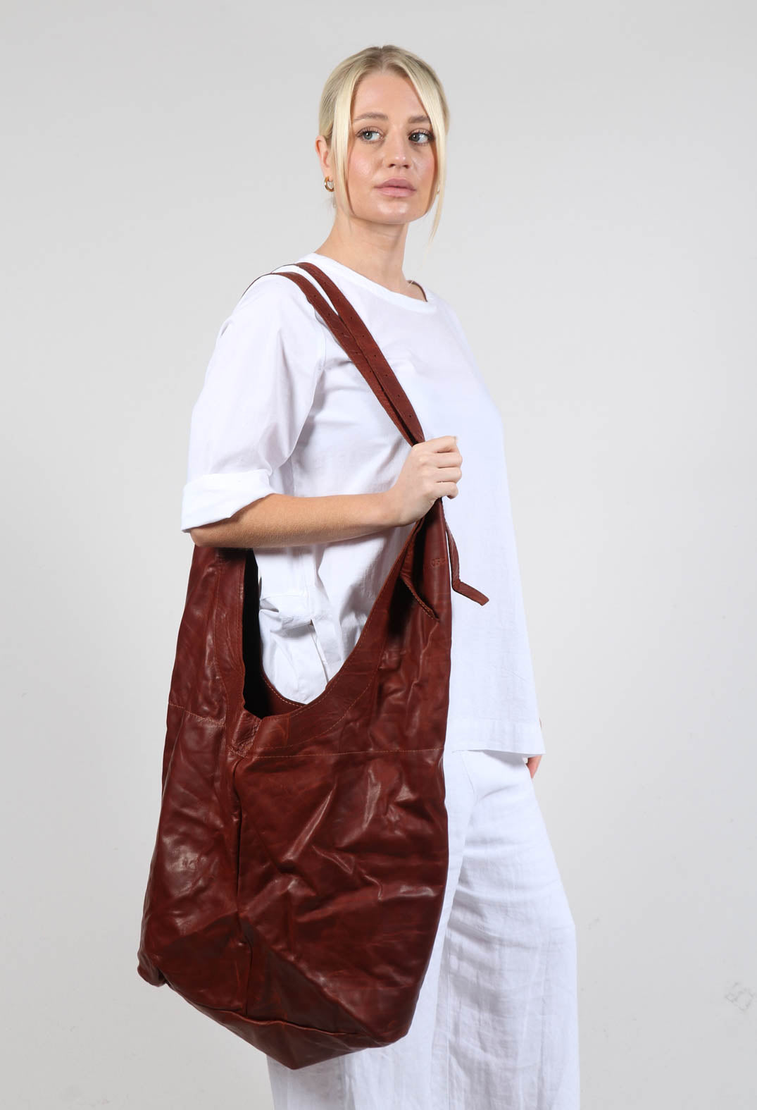 Suspender Bag in Waxy Cinnamon