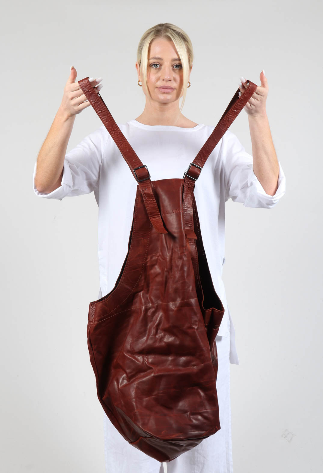 Suspender Bag in Waxy Cinnamon