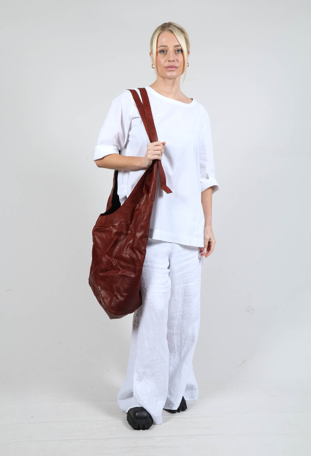 Suspender Bag in Waxy Cinnamon