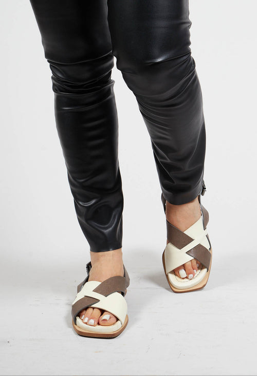 Contrasting Cross Over Sandals in Latte/Piombo