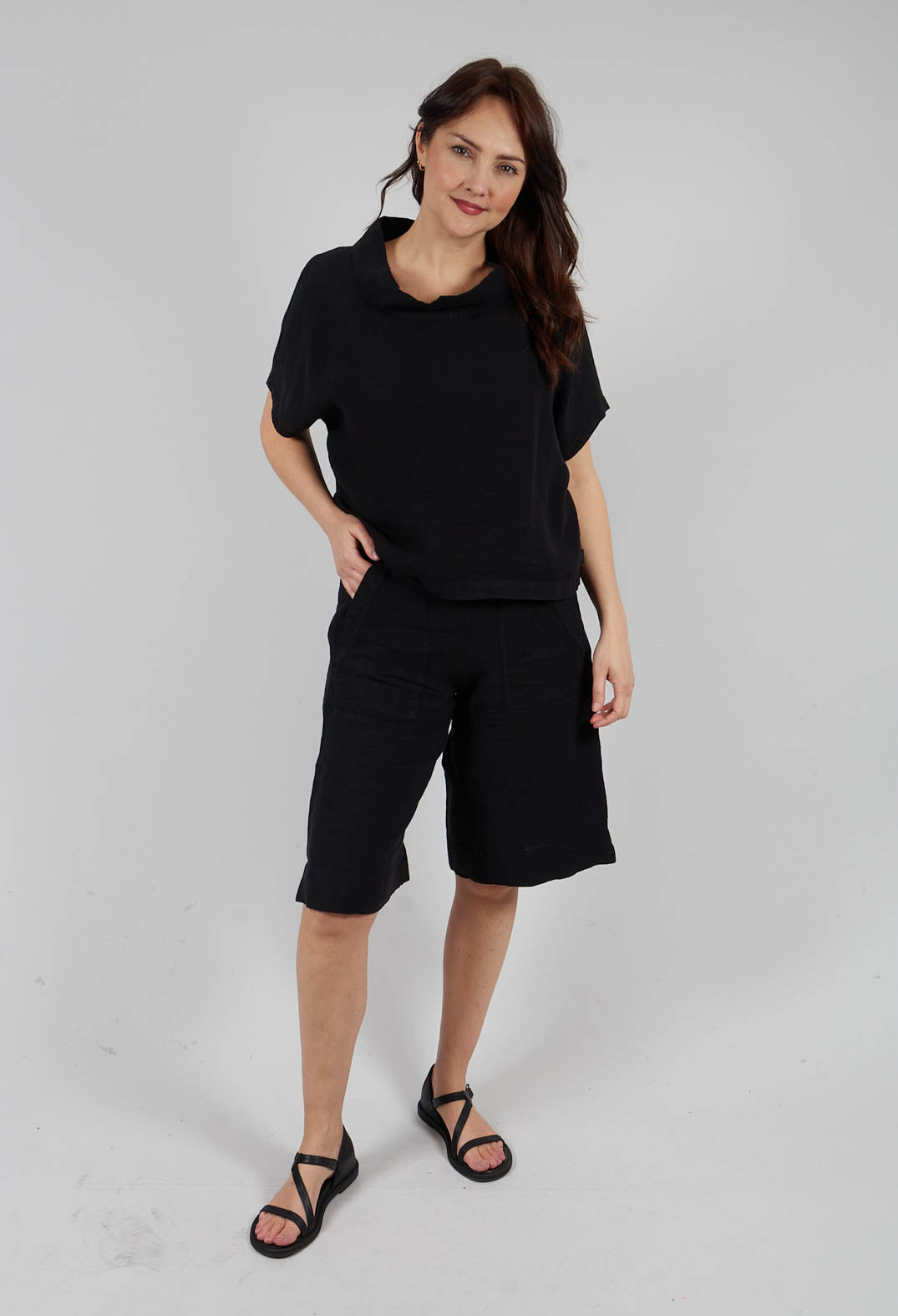 Tamal Shorts in Black
