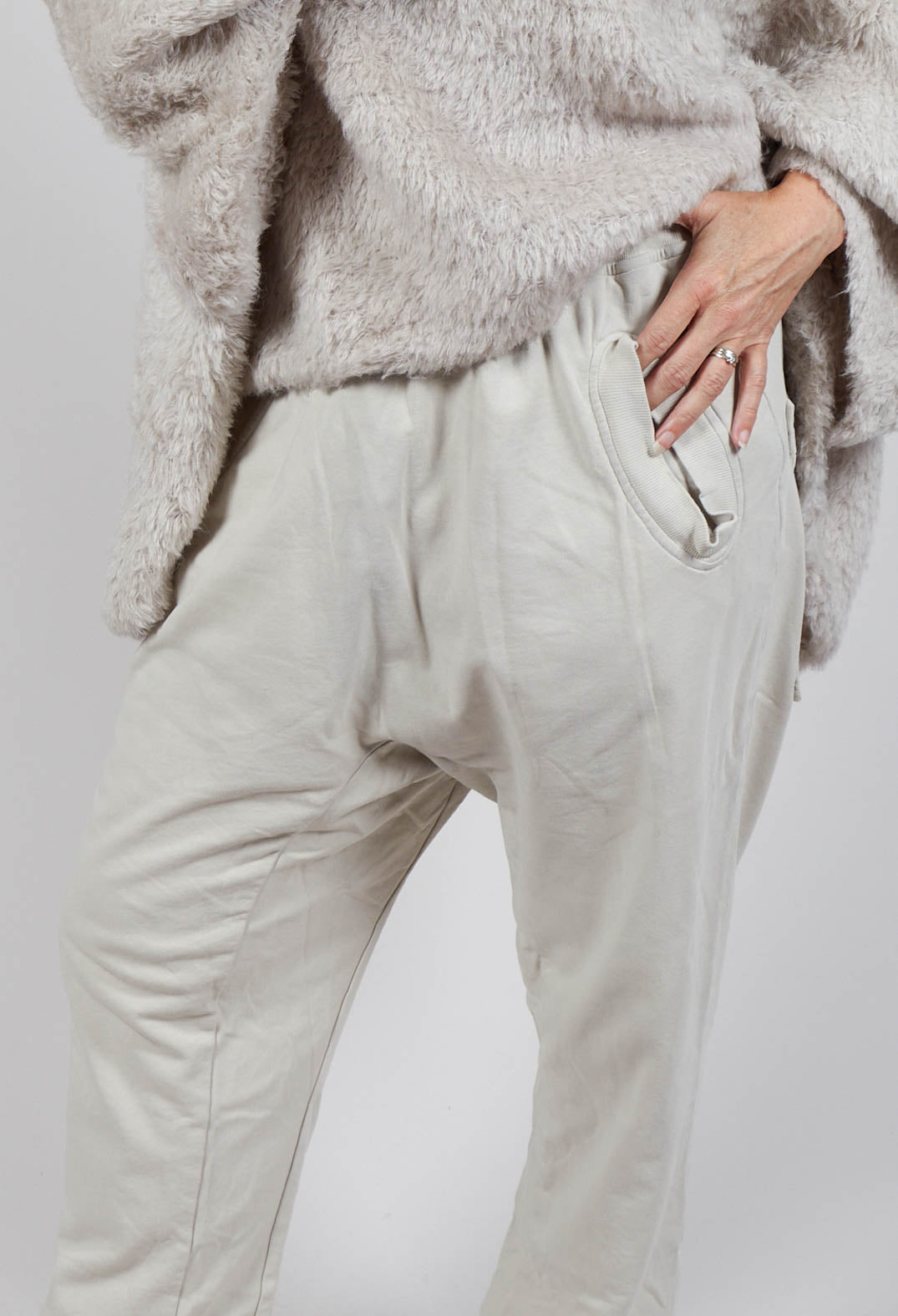 Tapered Ankle Sweatpants in Eraser