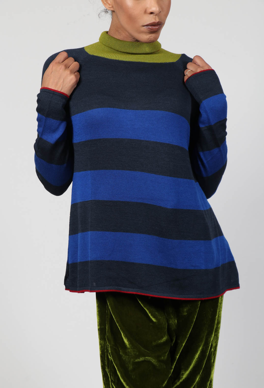 Top Key Turtle Neck Wide Stripes in Dark Night and Sapphire