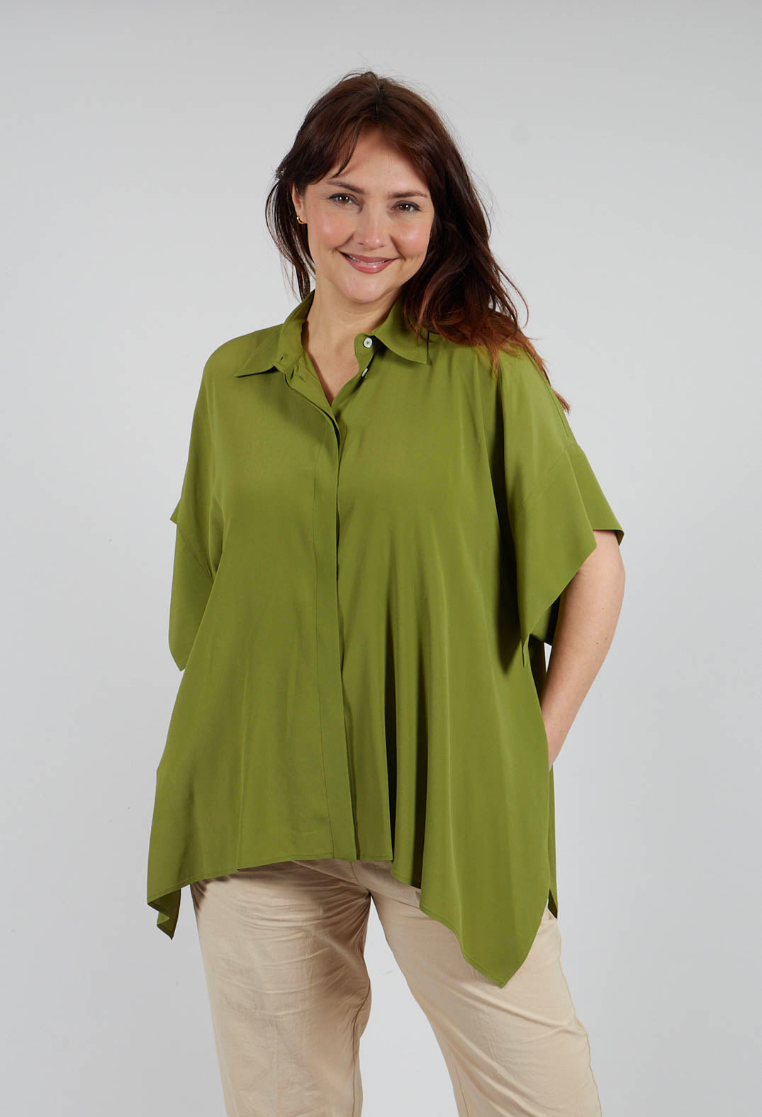 Torre Shirt with Pointed Hem in Wasabi