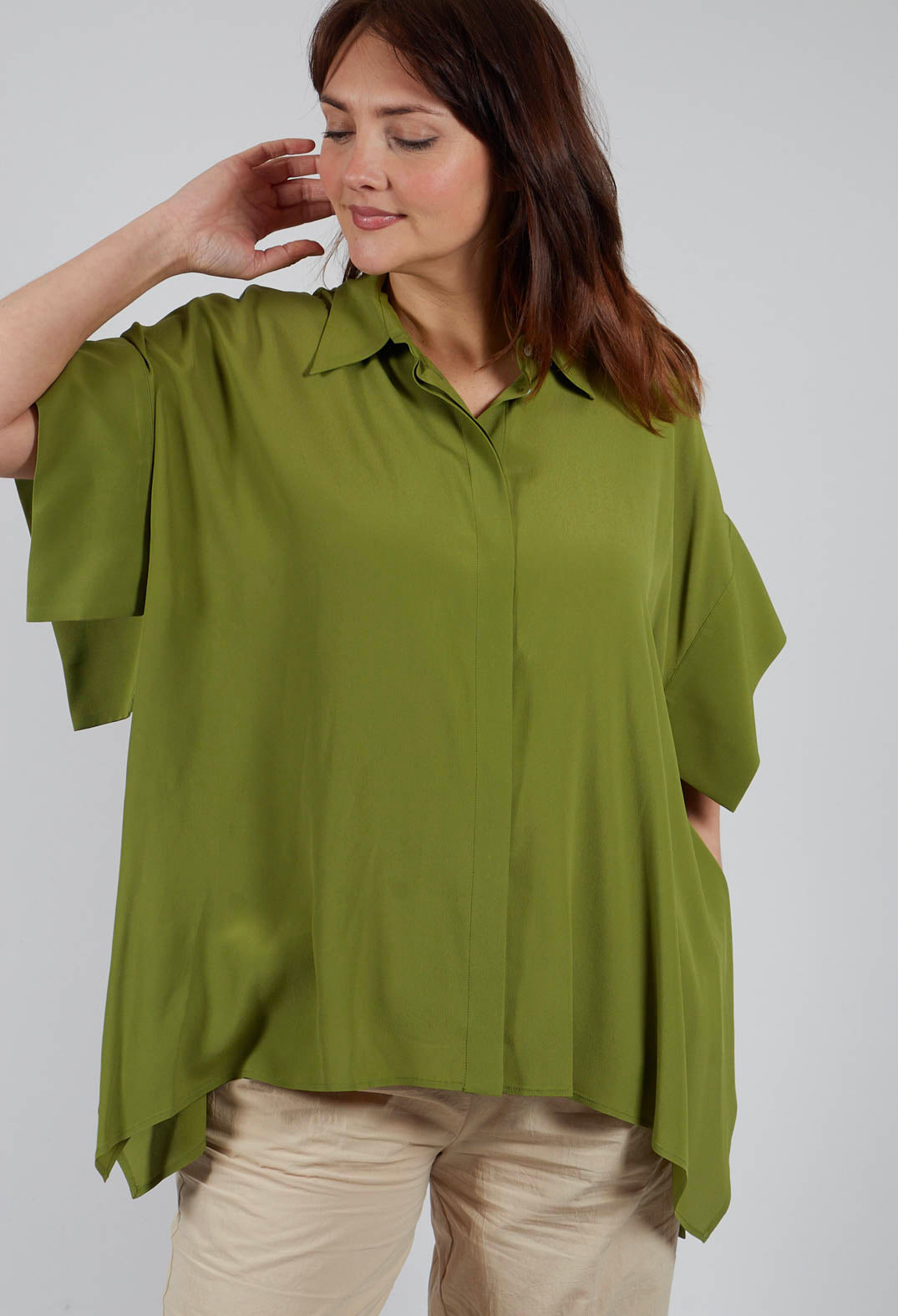 Torre Shirt with Pointed Hem in Wasabi