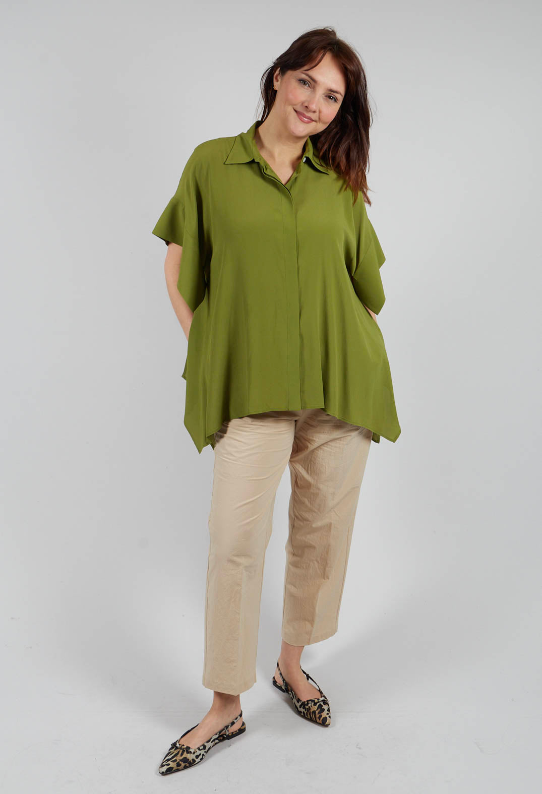 Torre Shirt with Pointed Hem in Wasabi