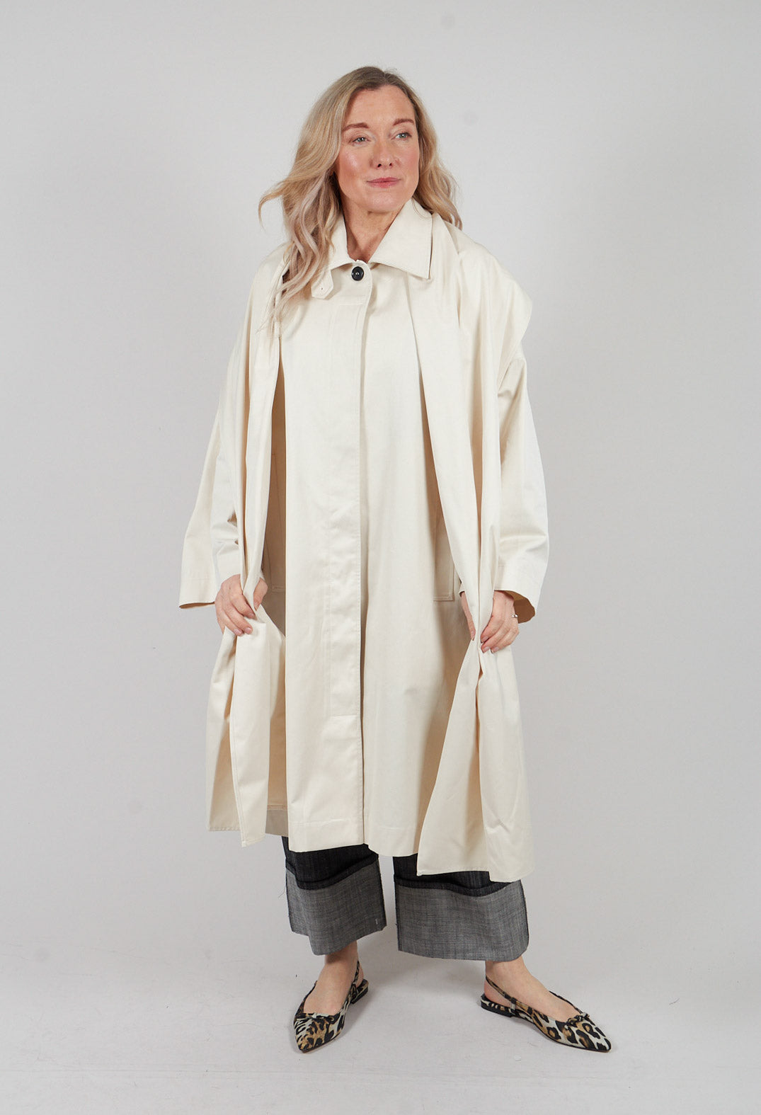 Trench Coat in Vanilla