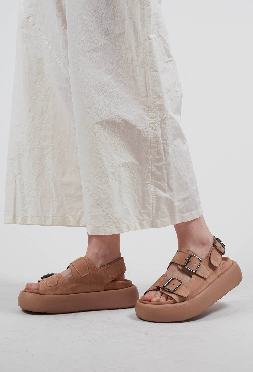 Triple Strap Platform Sandal in London Cheyenne