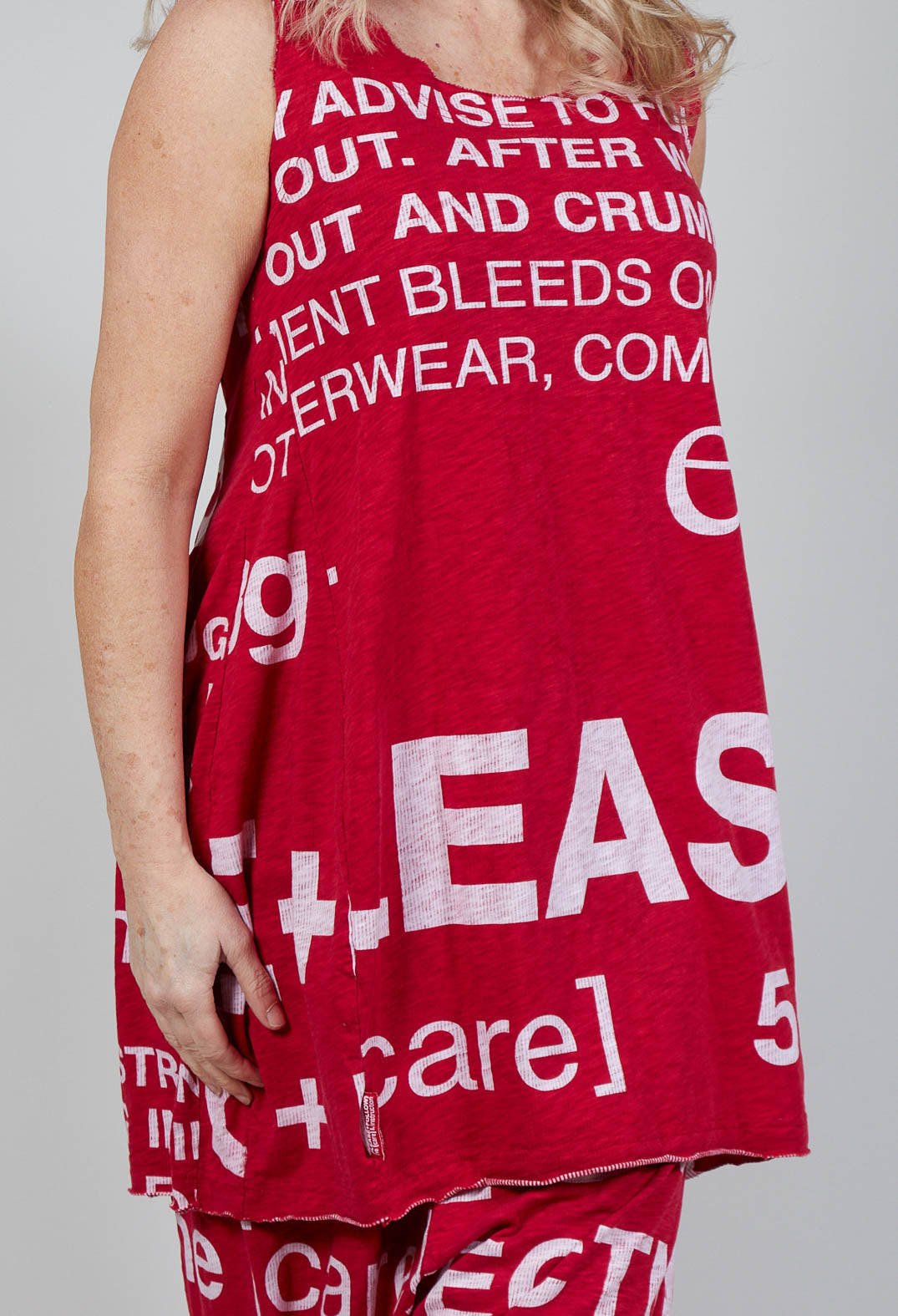 Tulip Hem Vest Top in Chili Print