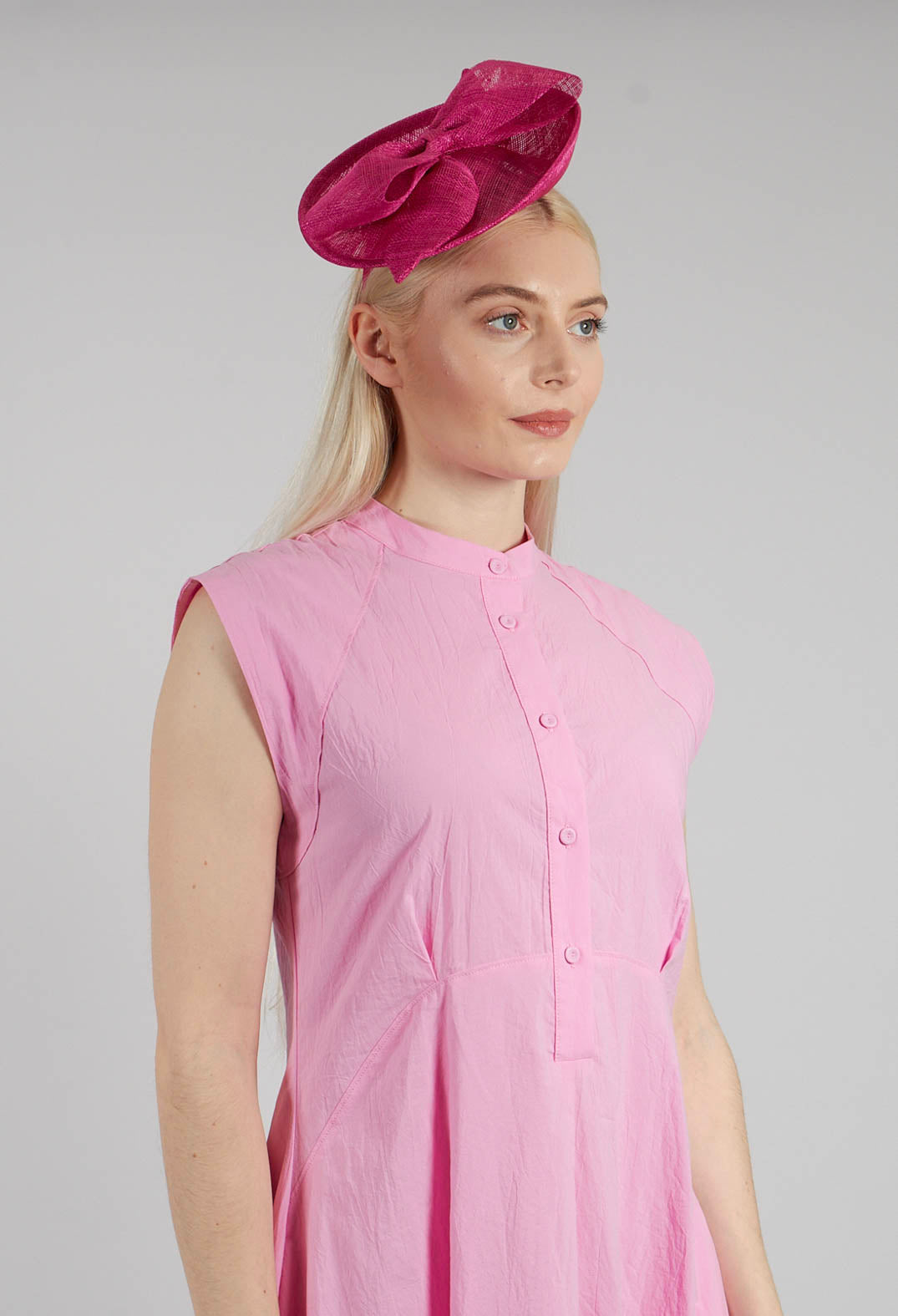 Turn Up Disc Fascinator in Magenta