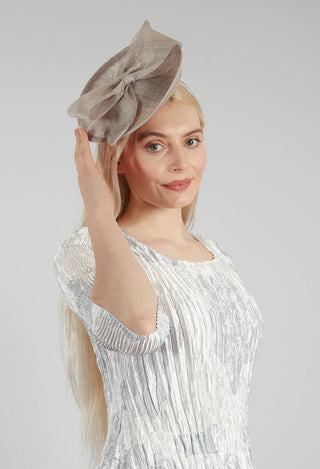 Turn Up Disc Fascinator in Pearl