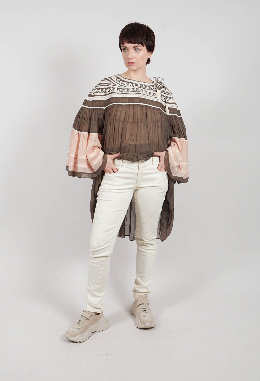 Stretch Fitted Trousers in Ivory