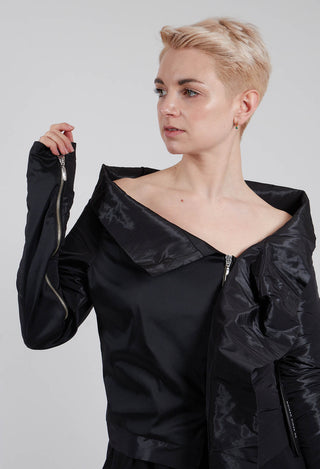 Vaca Jackets in Black
