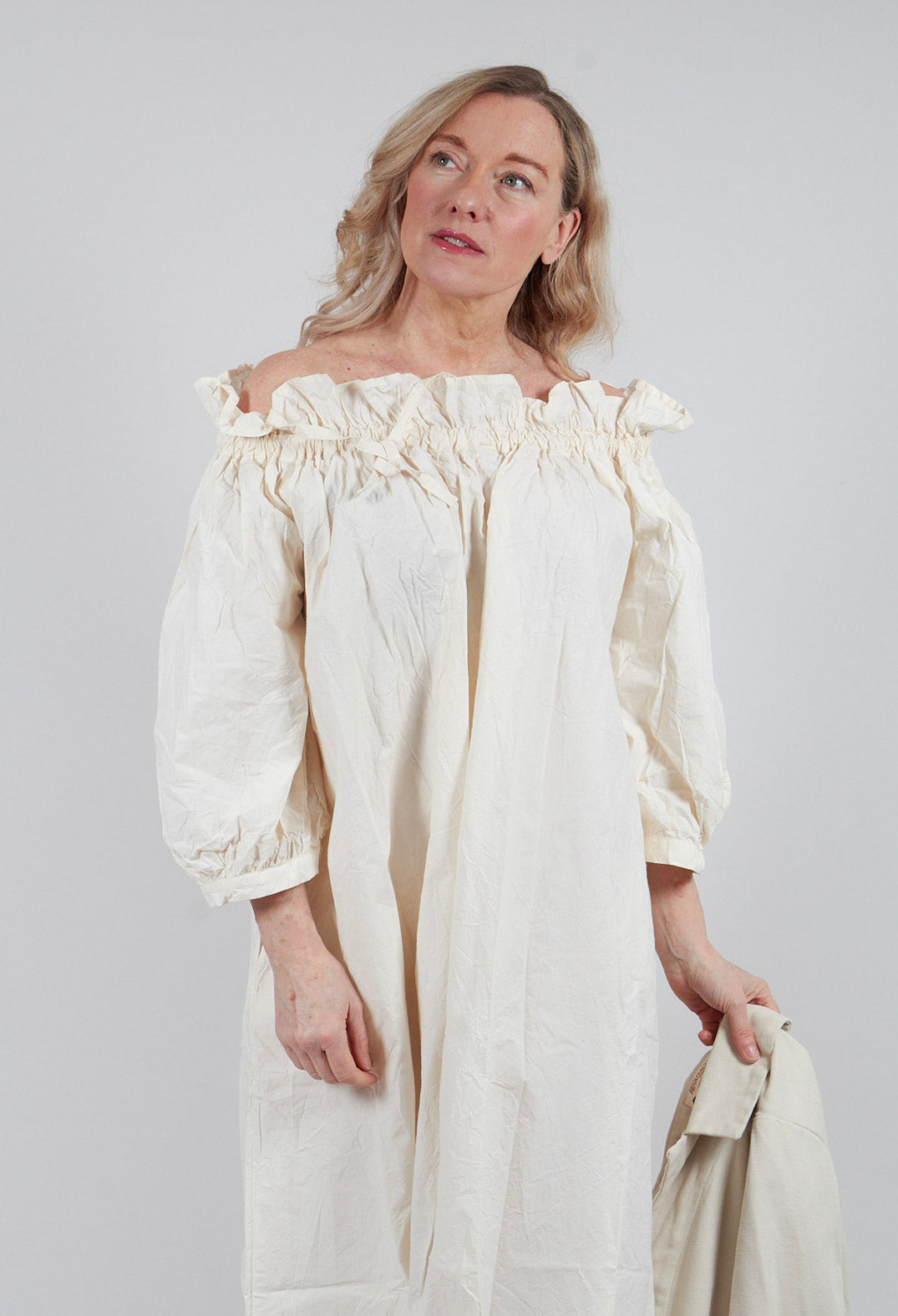 Venenball Dress in Schnee