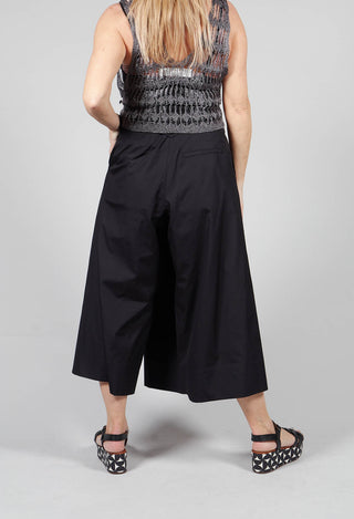 Wide Cropped Trousers in Black