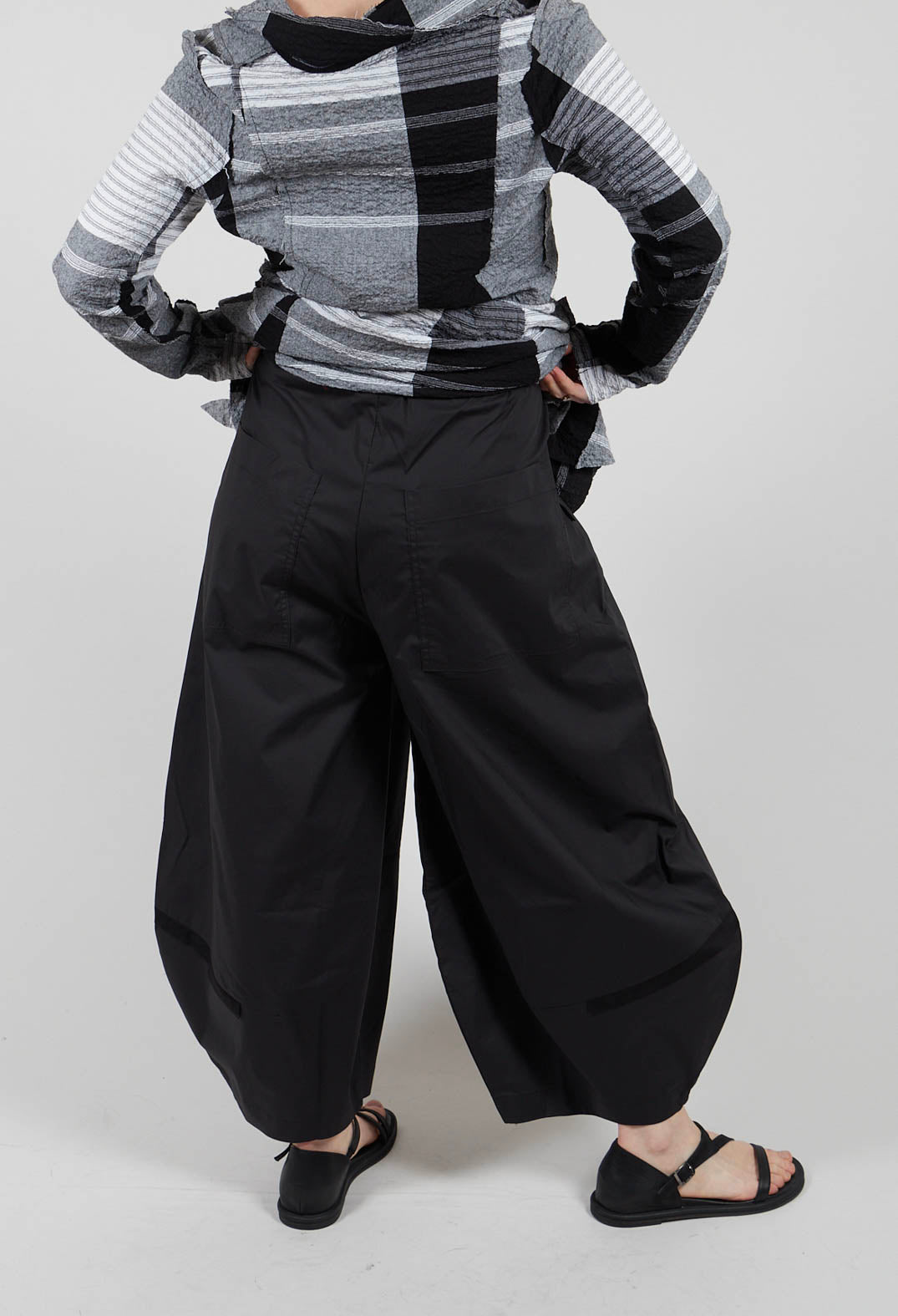 Wide Leg  Trouser in Friday Black
