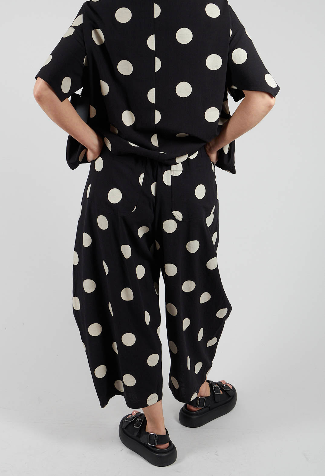 Wide Leg Spotted Trousers in Black