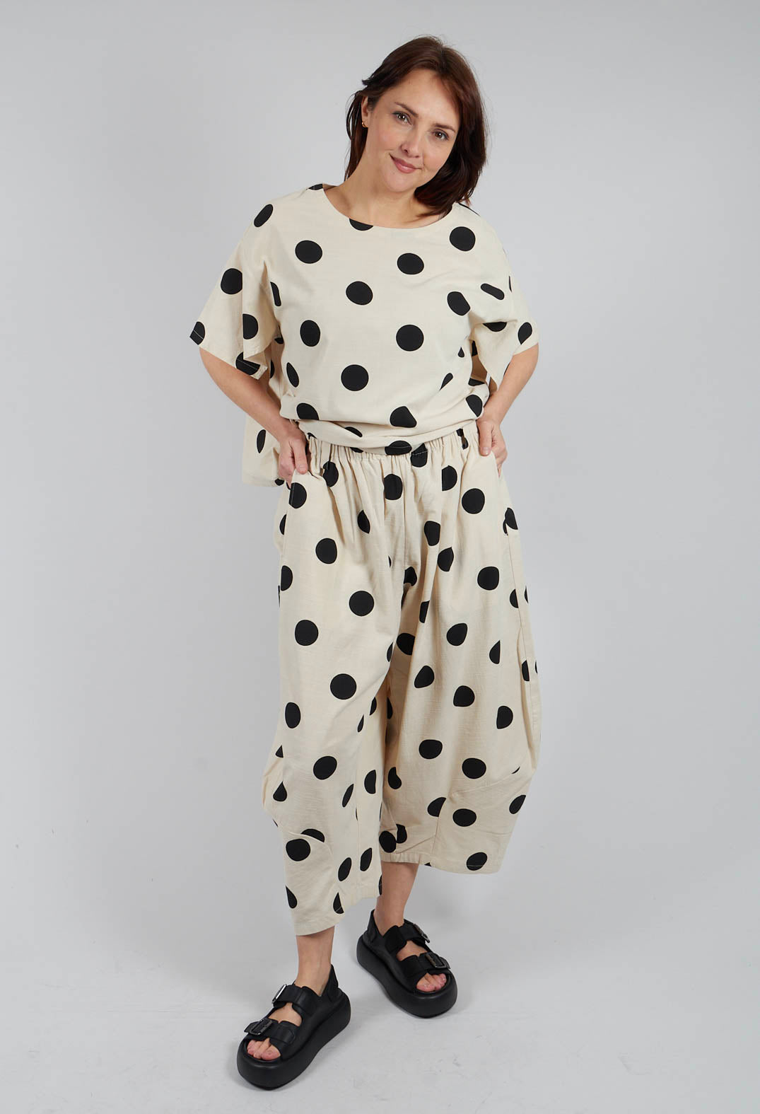 Wide Leg Spotted Trousers in Brown