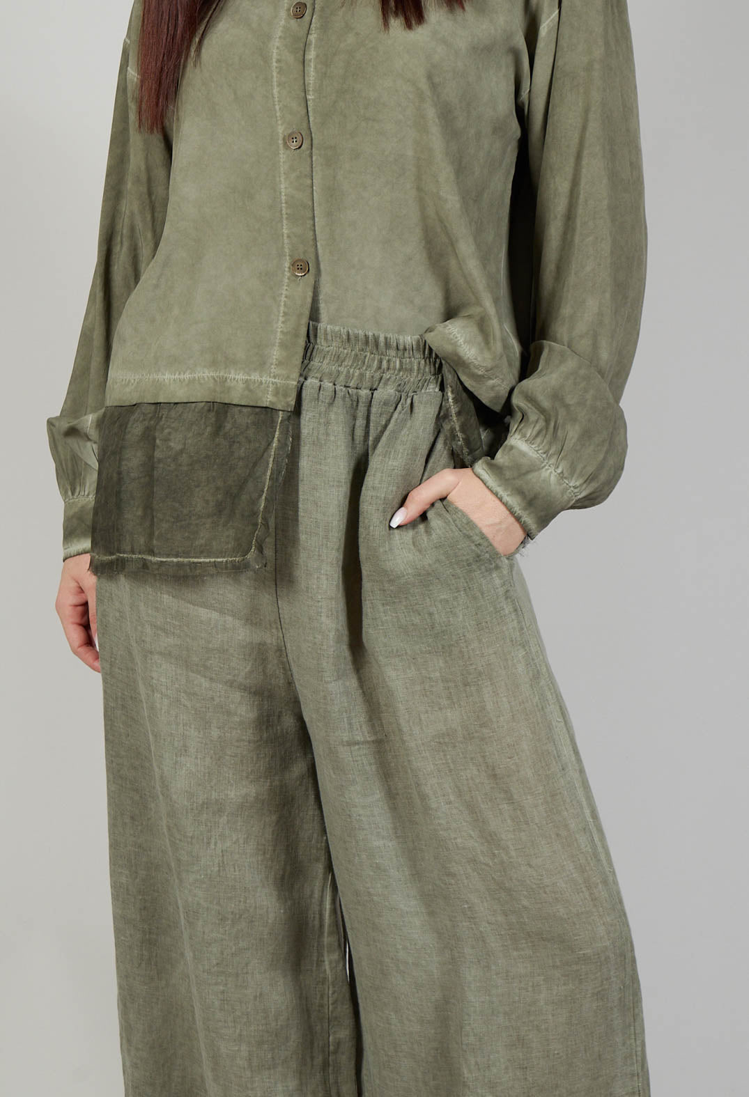Wide Leg Trousers in Lino and Tinto Freddo Olive