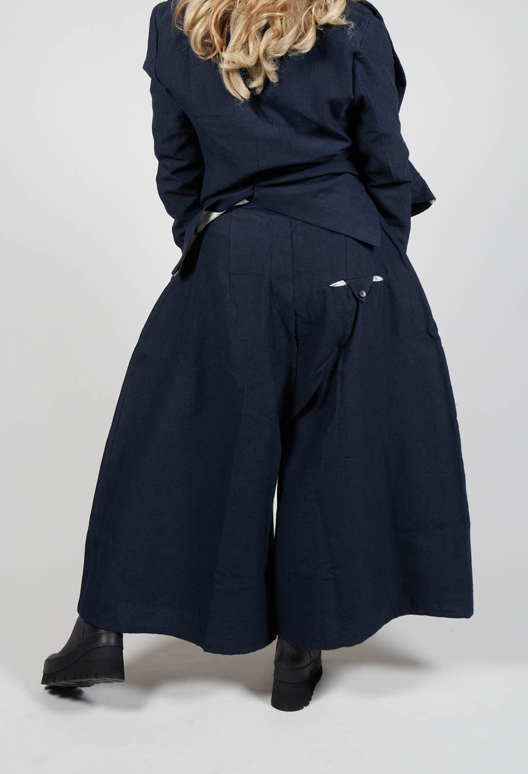 Wide Leg Trousers in Navy Blue