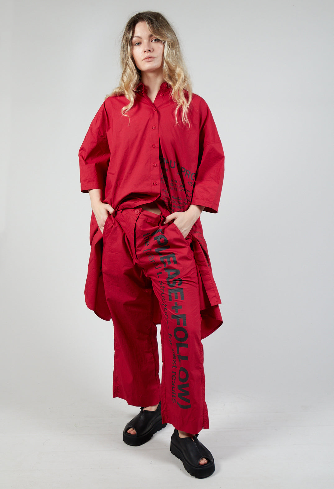 Wide Leg Trousers with Lettering Motif in Chili Print