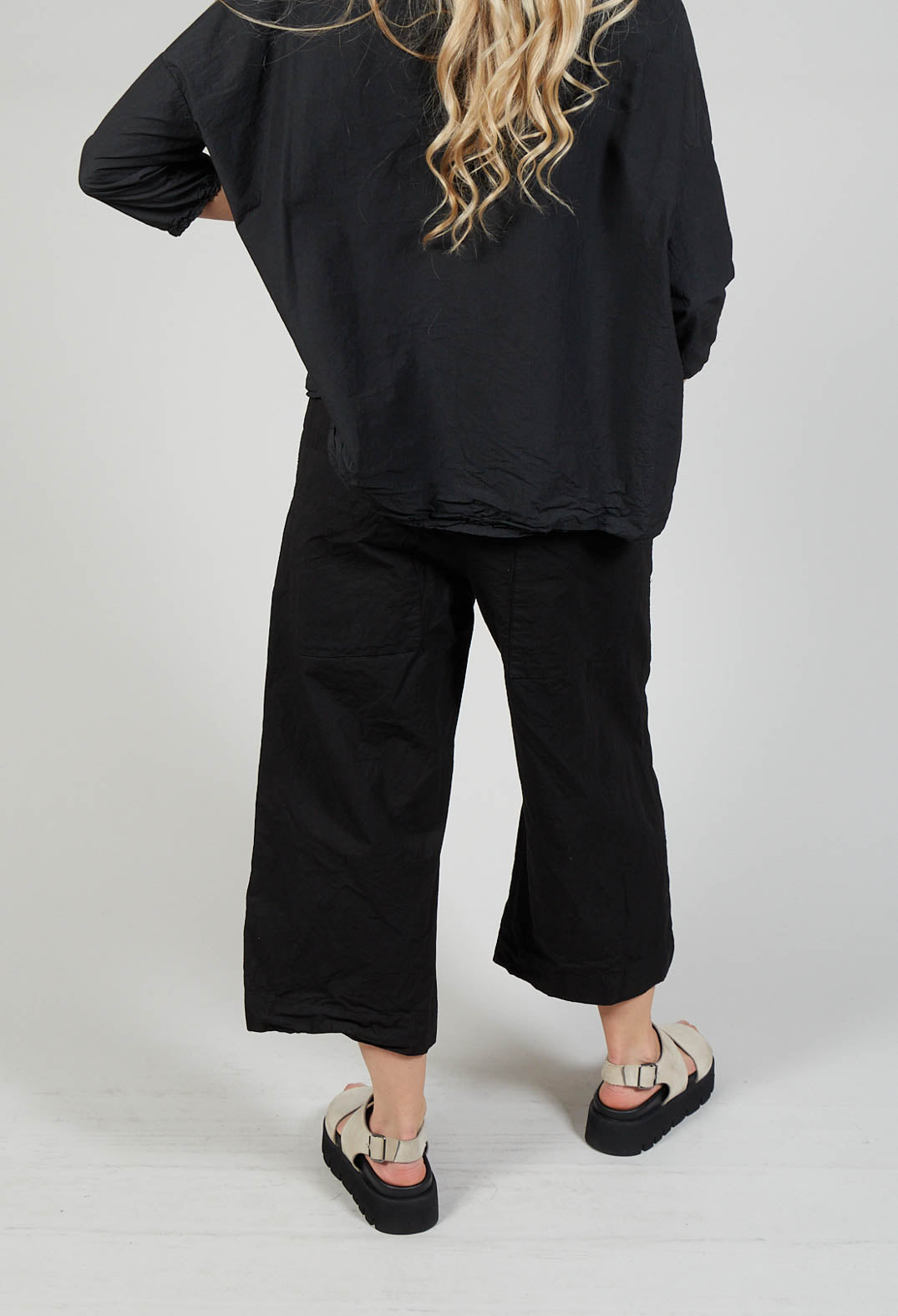 Wide and Short Trousers CC in Black