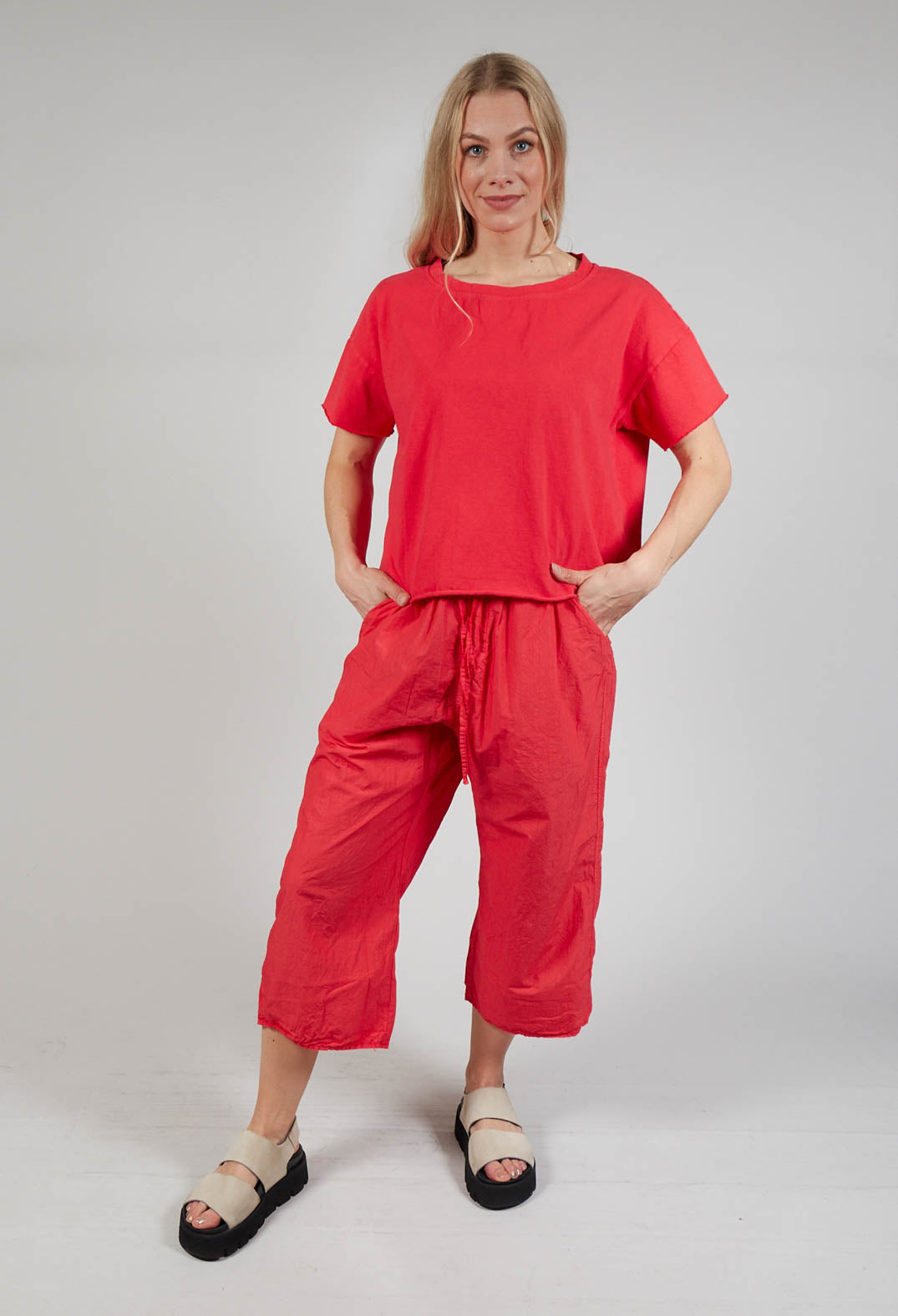 Wide and Short Trousers TC in Poppy Red
