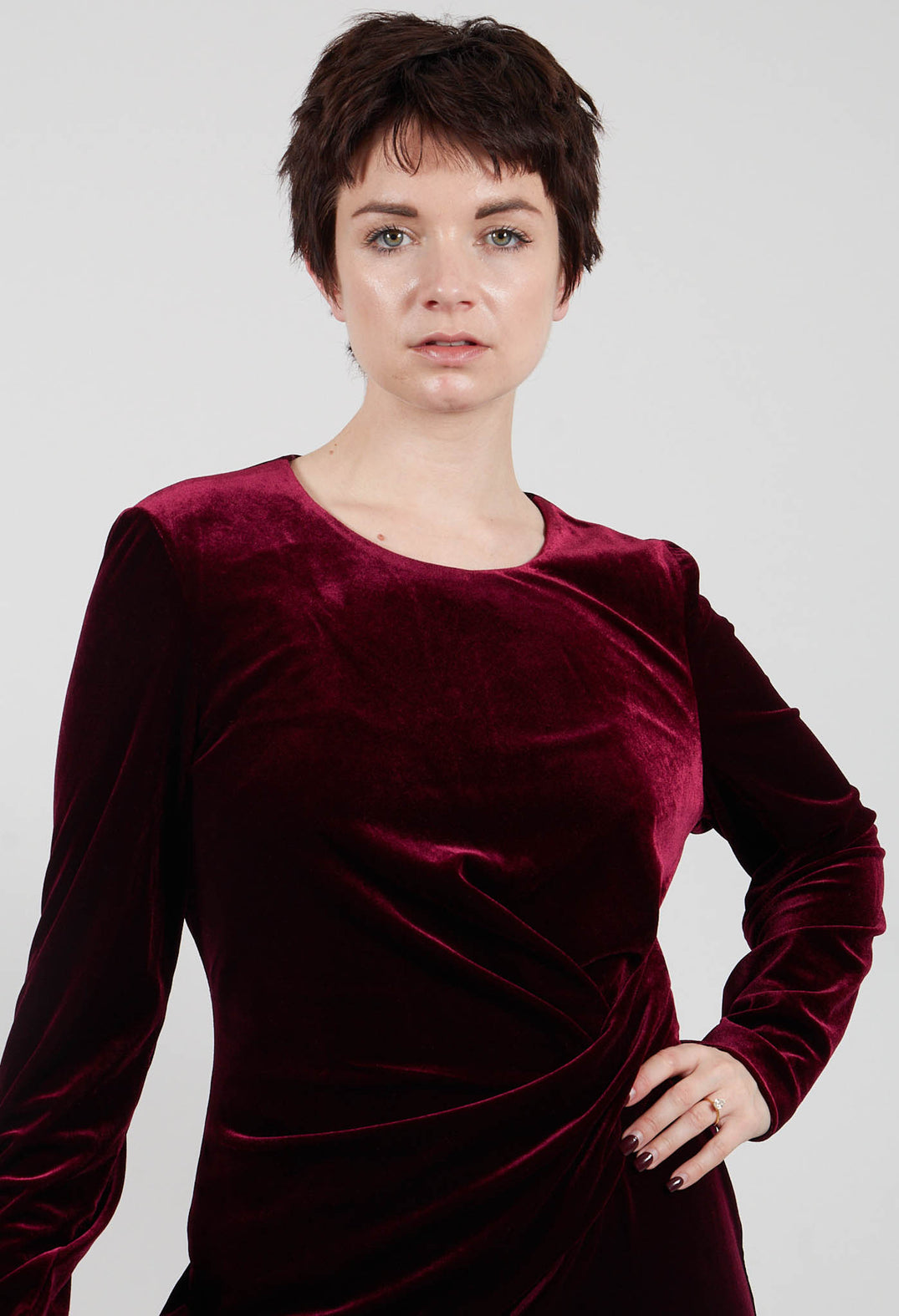 Balneaire Velvet Dress in Bordeaux
